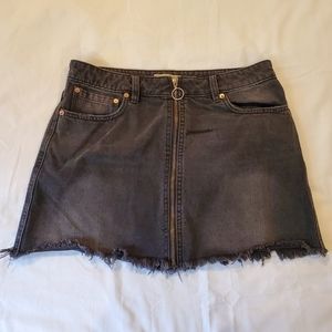 We The Free by Free People Black Denim Zip Up Mini Skirt Frayed‎ Hem Size 30